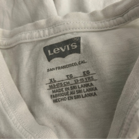 ❤️ Levi's White Tee with Colorful Graphic Youth XL - Picture 4 of 8